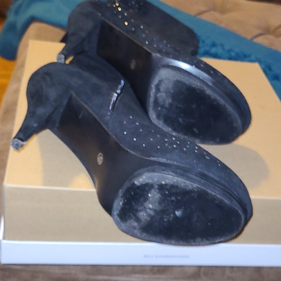 Boots - Picture 3 of 8